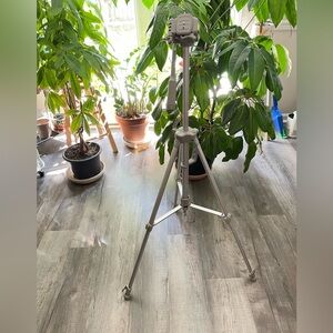 Tripod & Case Targus TGT 58TR Camera Camcorder 58” Bubble Level / Quick Release